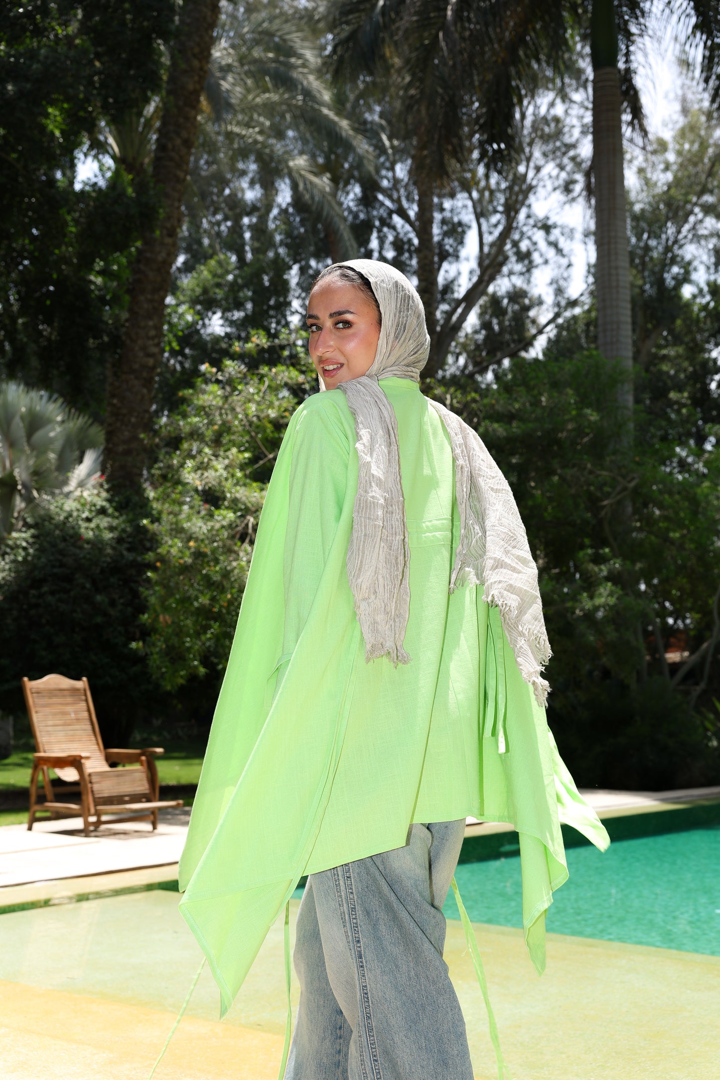 The Signature cardigan in linen lime green