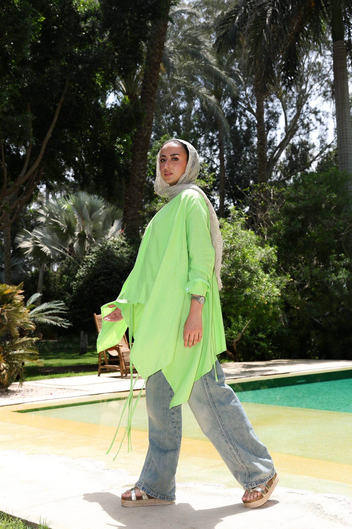 The Signature cardigan in linen lime green