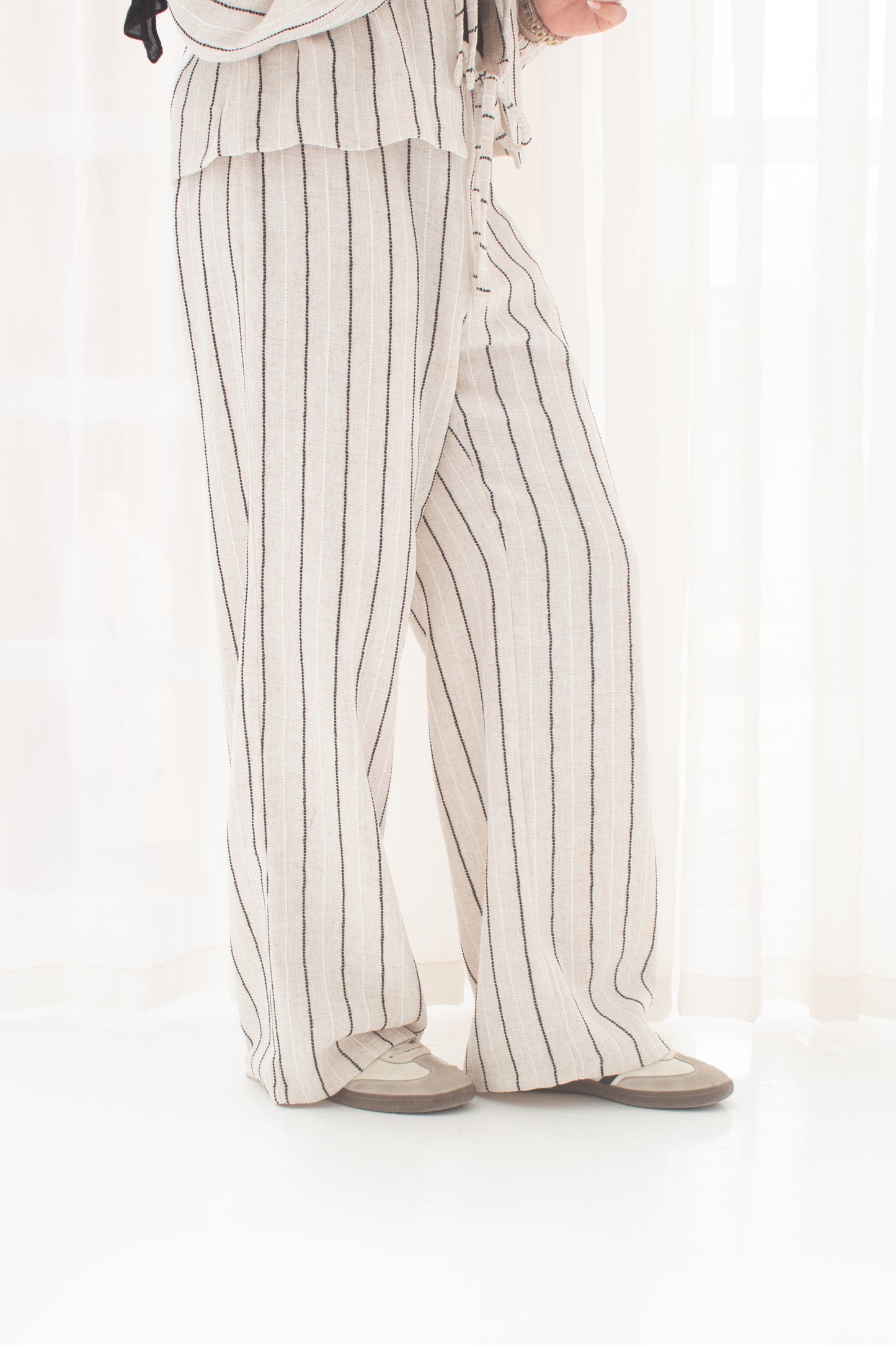 Stripped linen set