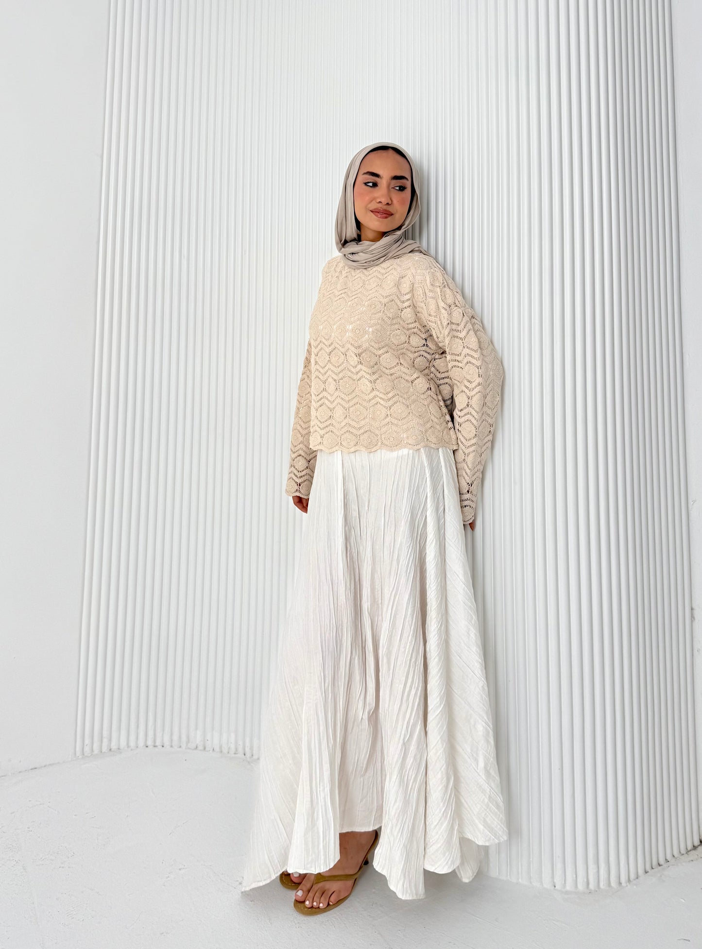 Crushed skirt in shimmered White cotton تنورة بكسرات من القطن  أبيض بلمعه خفيفه
