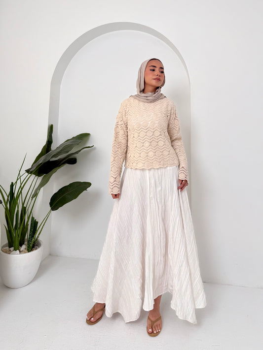 Crushed skirt in shimmered White cotton تنورة بكسرات من القطن  أبيض بلمعه خفيفه