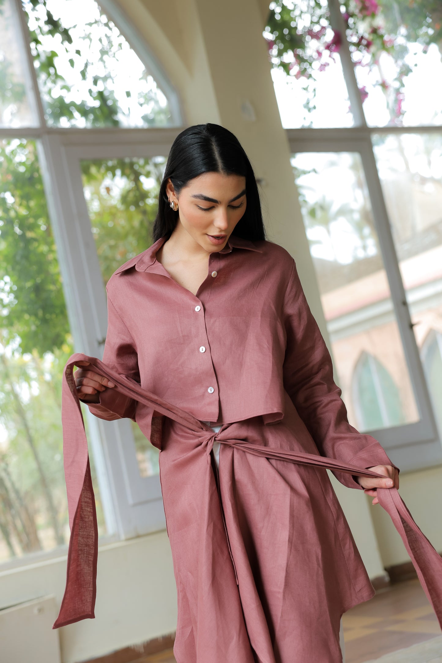Paneled Tie-front shirt in rosewood