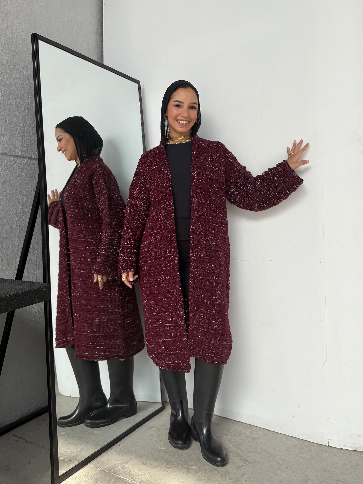 Shimmered knitted cardigan in burgundy