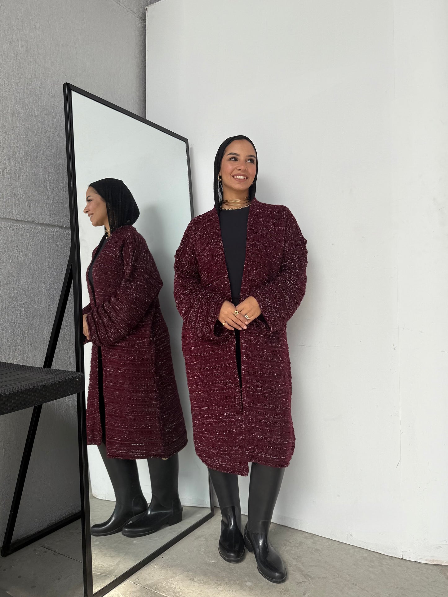 Shimmered knitted cardigan in burgundy