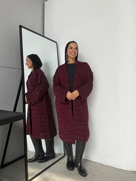 Shimmered knitted cardigan in burgundy