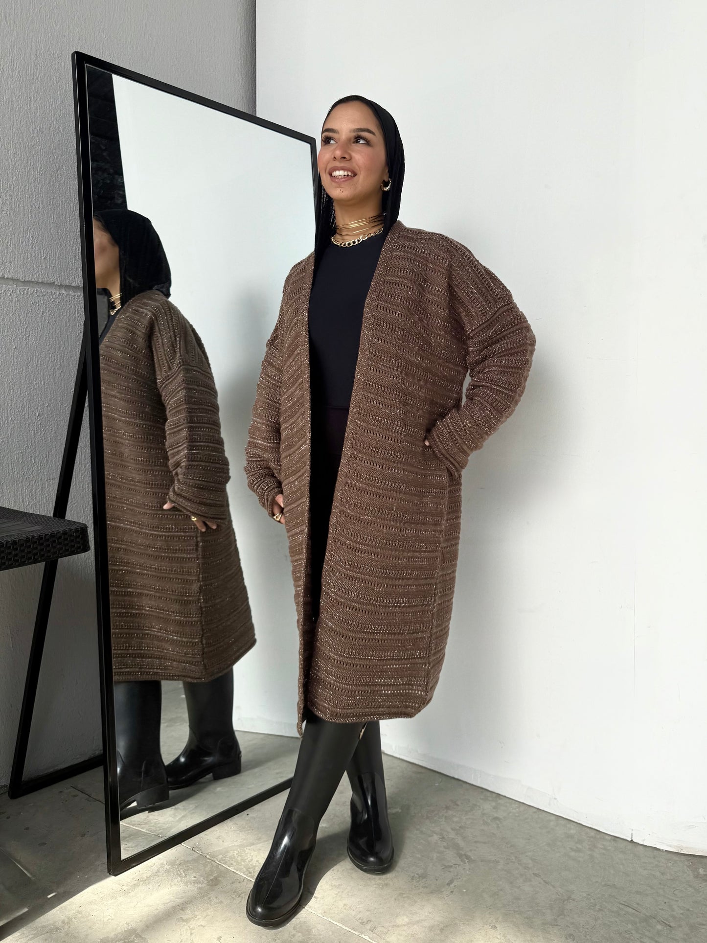 Shimmered knitted cardigan in caffe