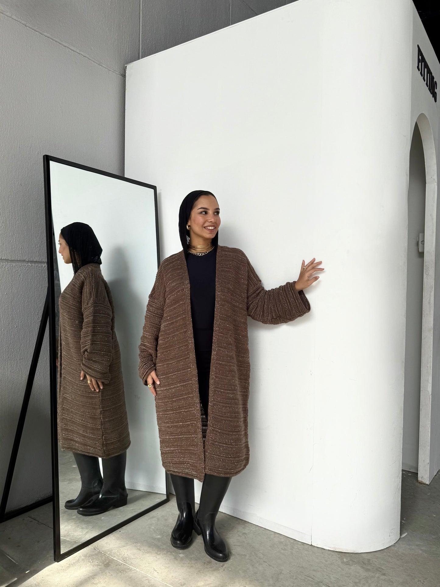 Shimmered knitted cardigan in caffe