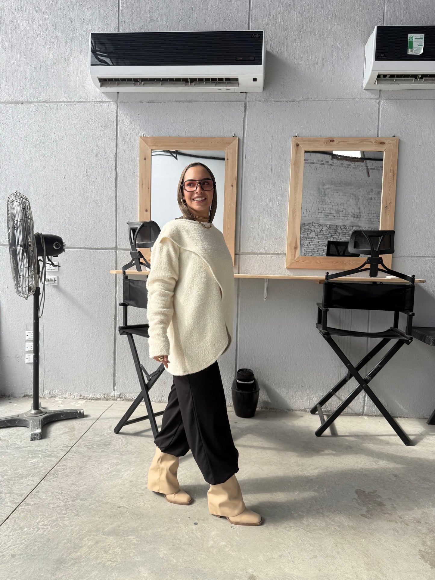 Shimmered knitted cross top in off white