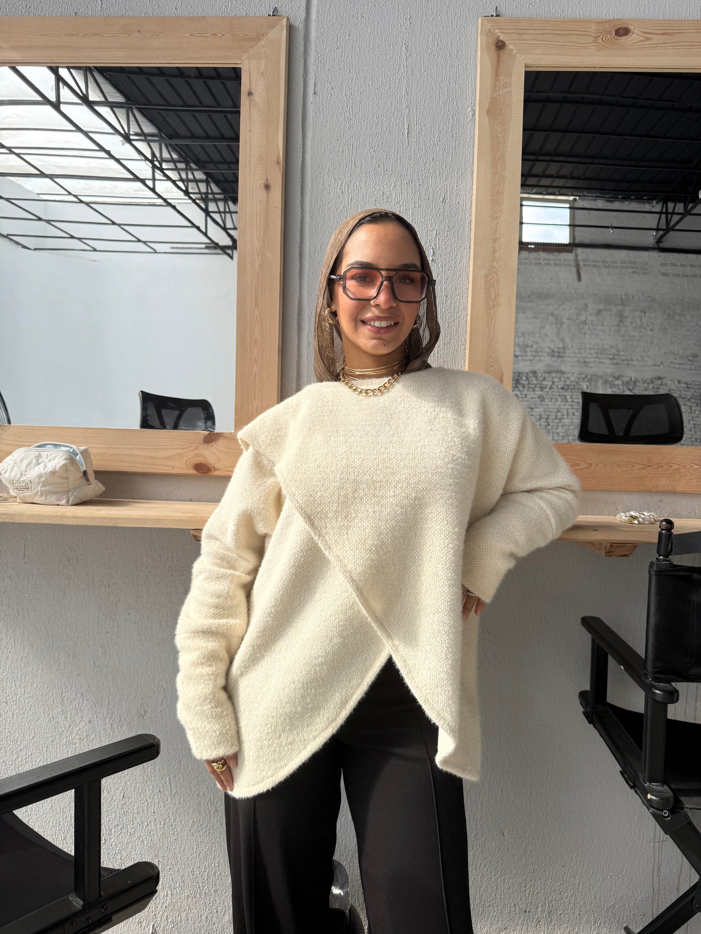 Shimmered knitted cross top in off white