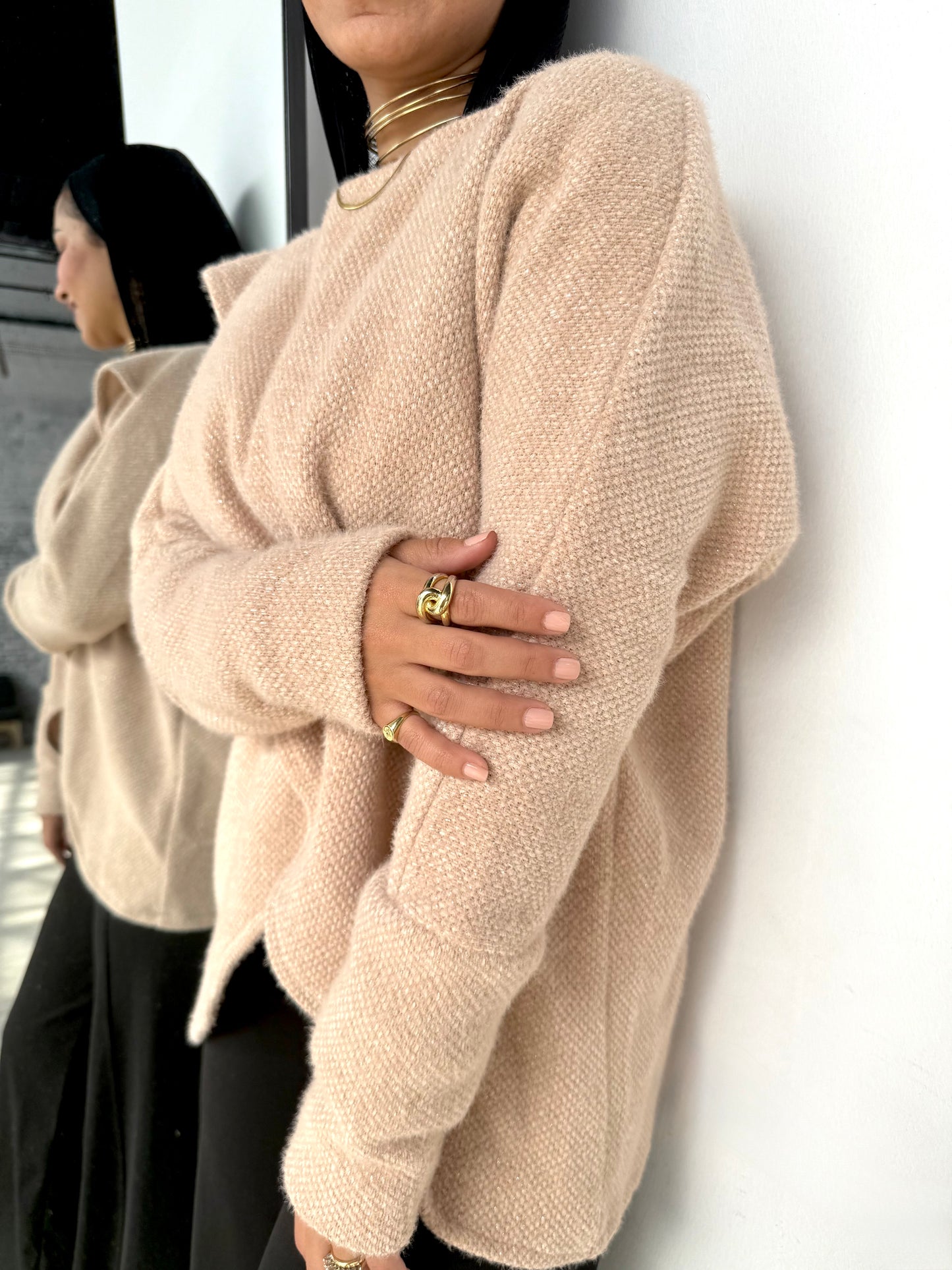 Shimmered knitted cross top in beige