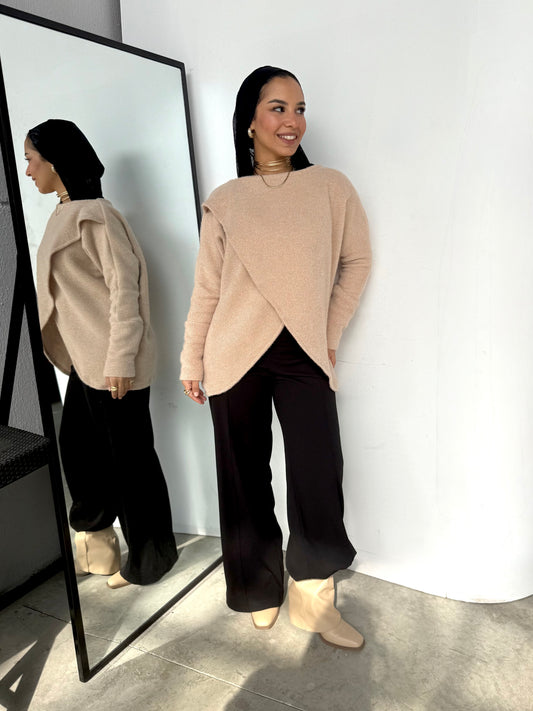 Shimmered knitted cross top in beige