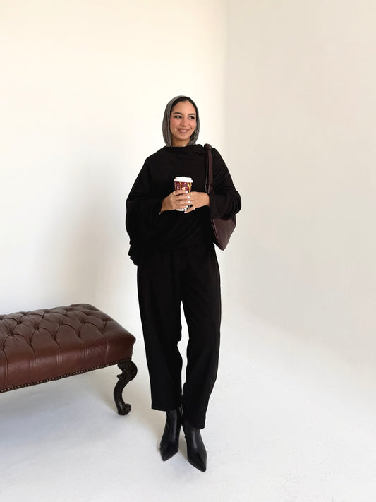 Knitted shimmered top in black