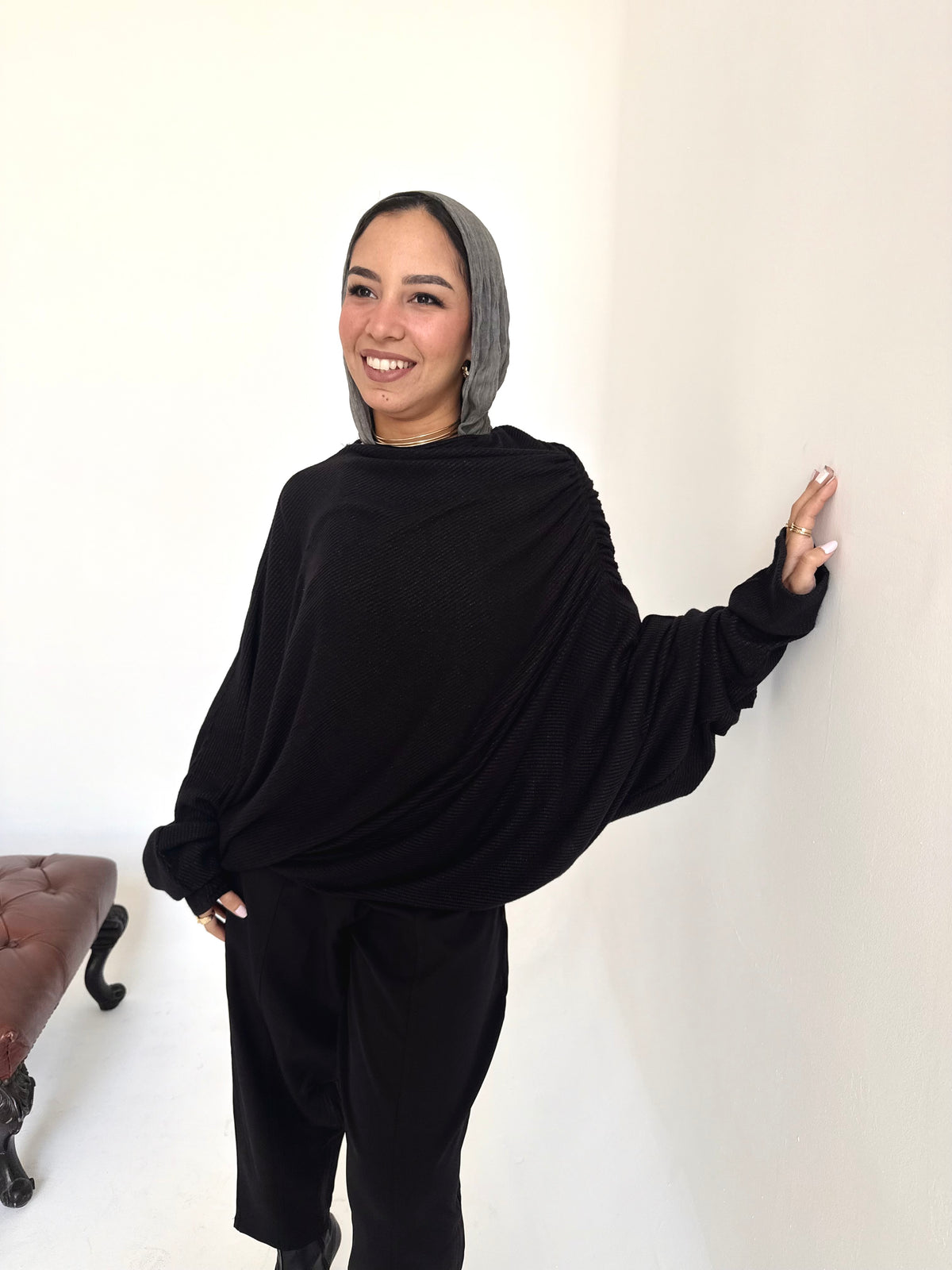 Knitted shimmered top in black