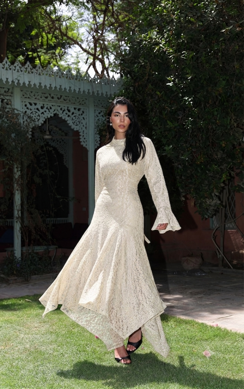 Lace star dress in off white