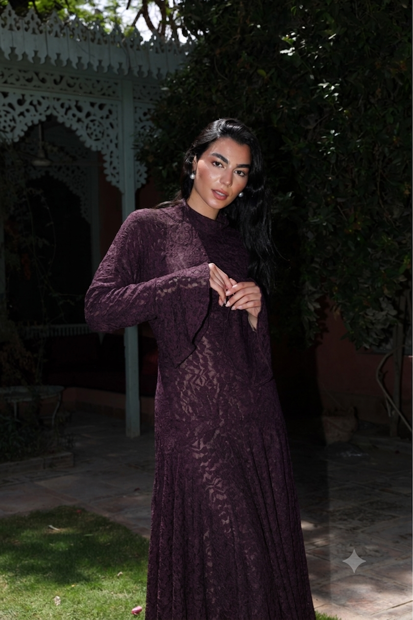 Lace star dress in Dark Aubergine
