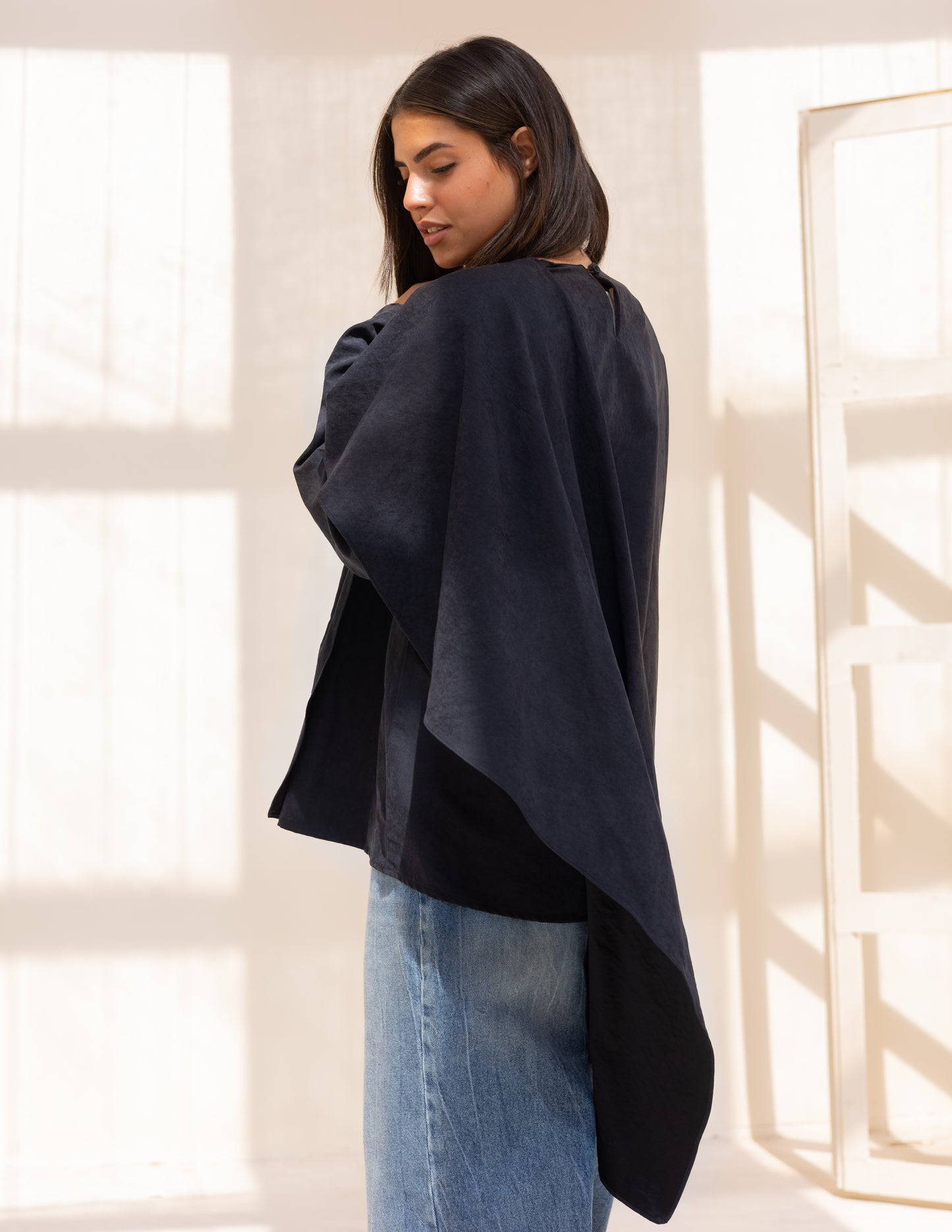 Flowy blouse in Navy