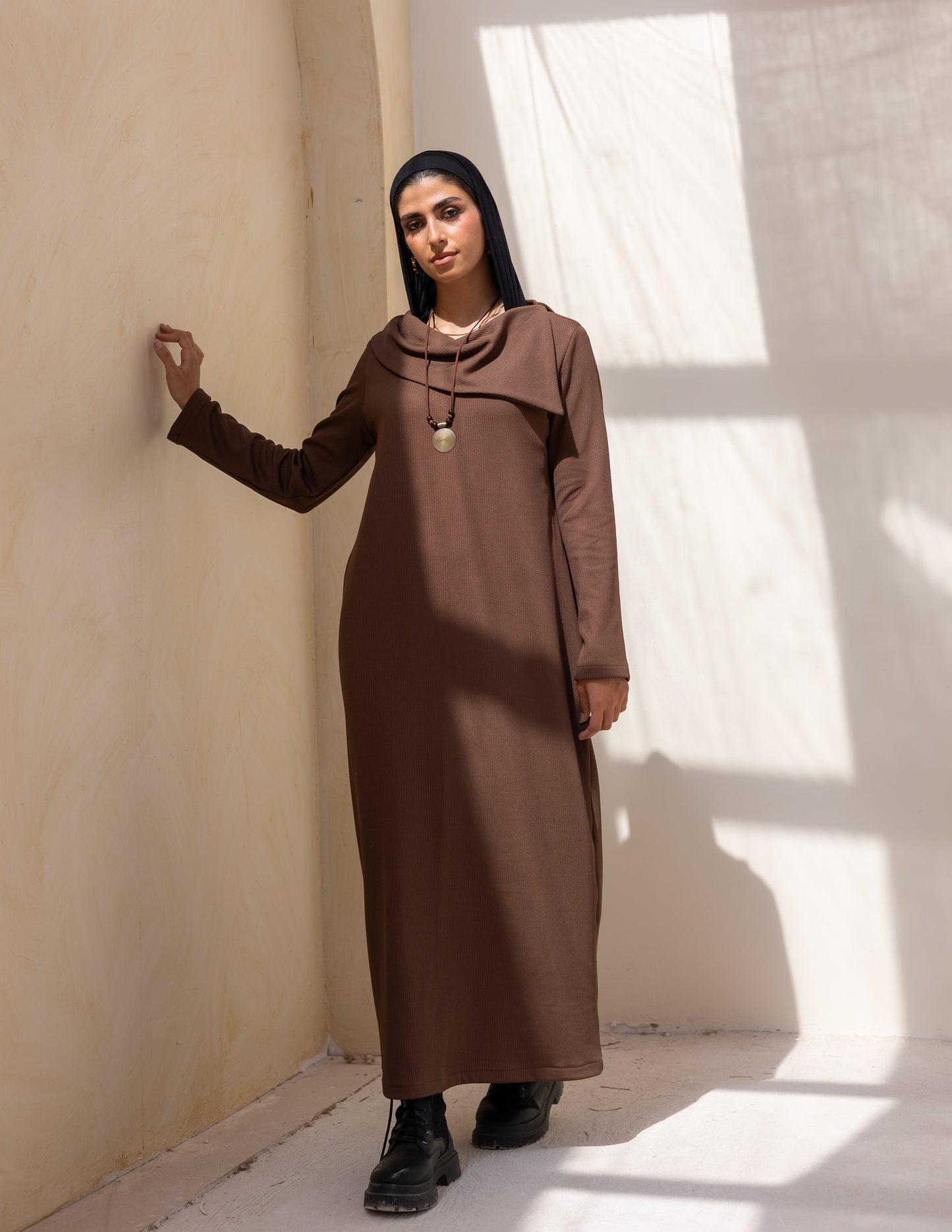 Knitted wide neck dress in brown