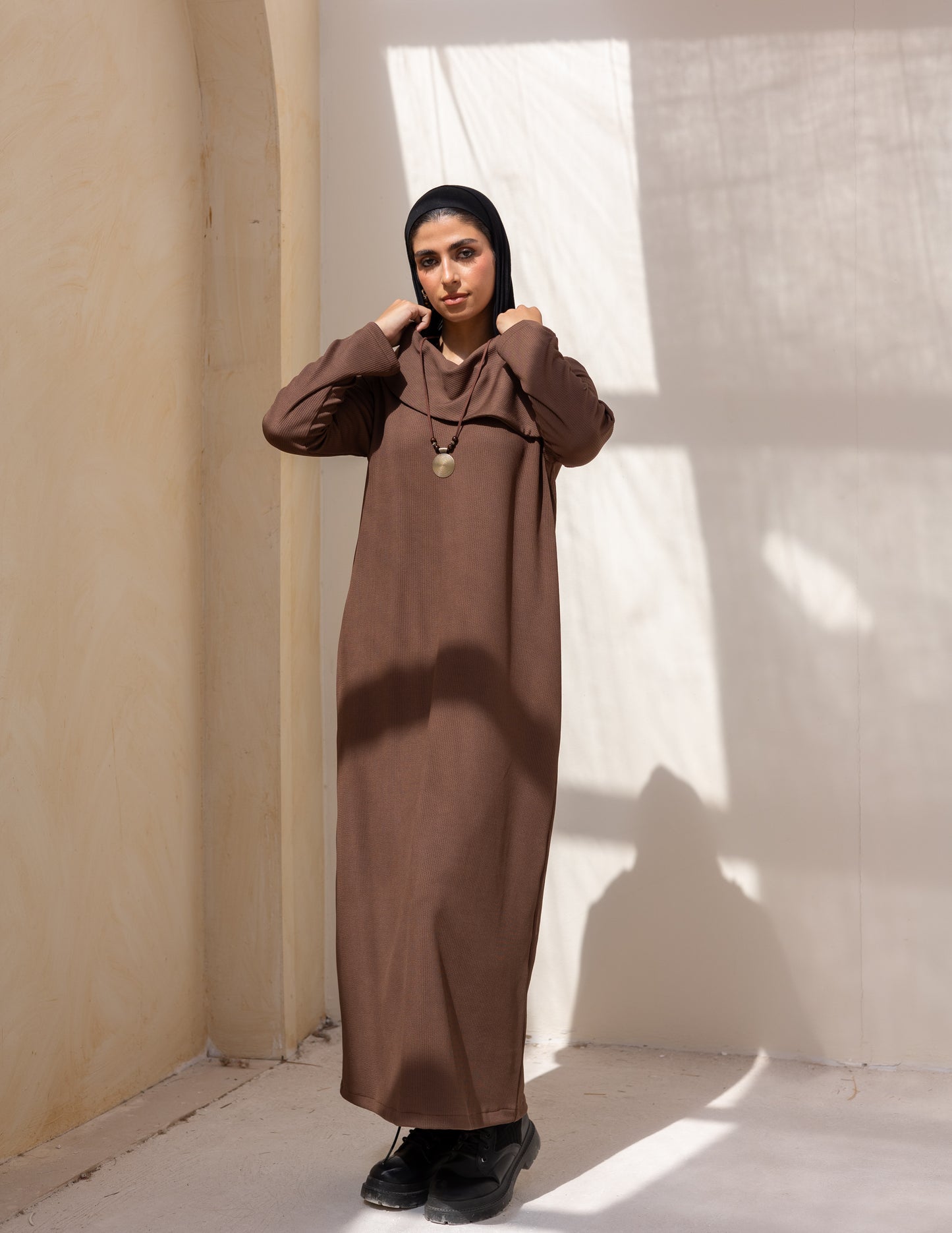 Knitted wide neck dress in brown