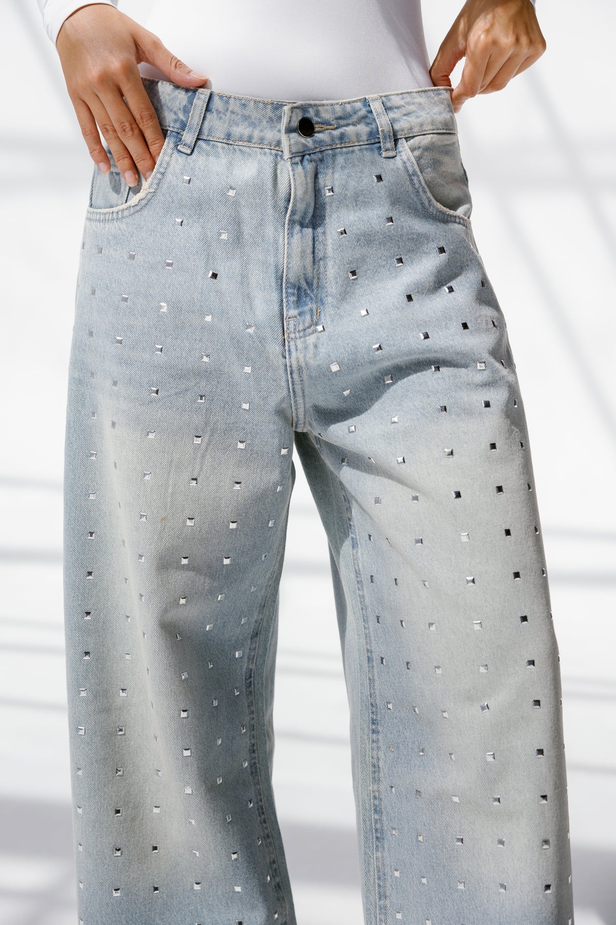 Twist Wide- leg denim pants Studs