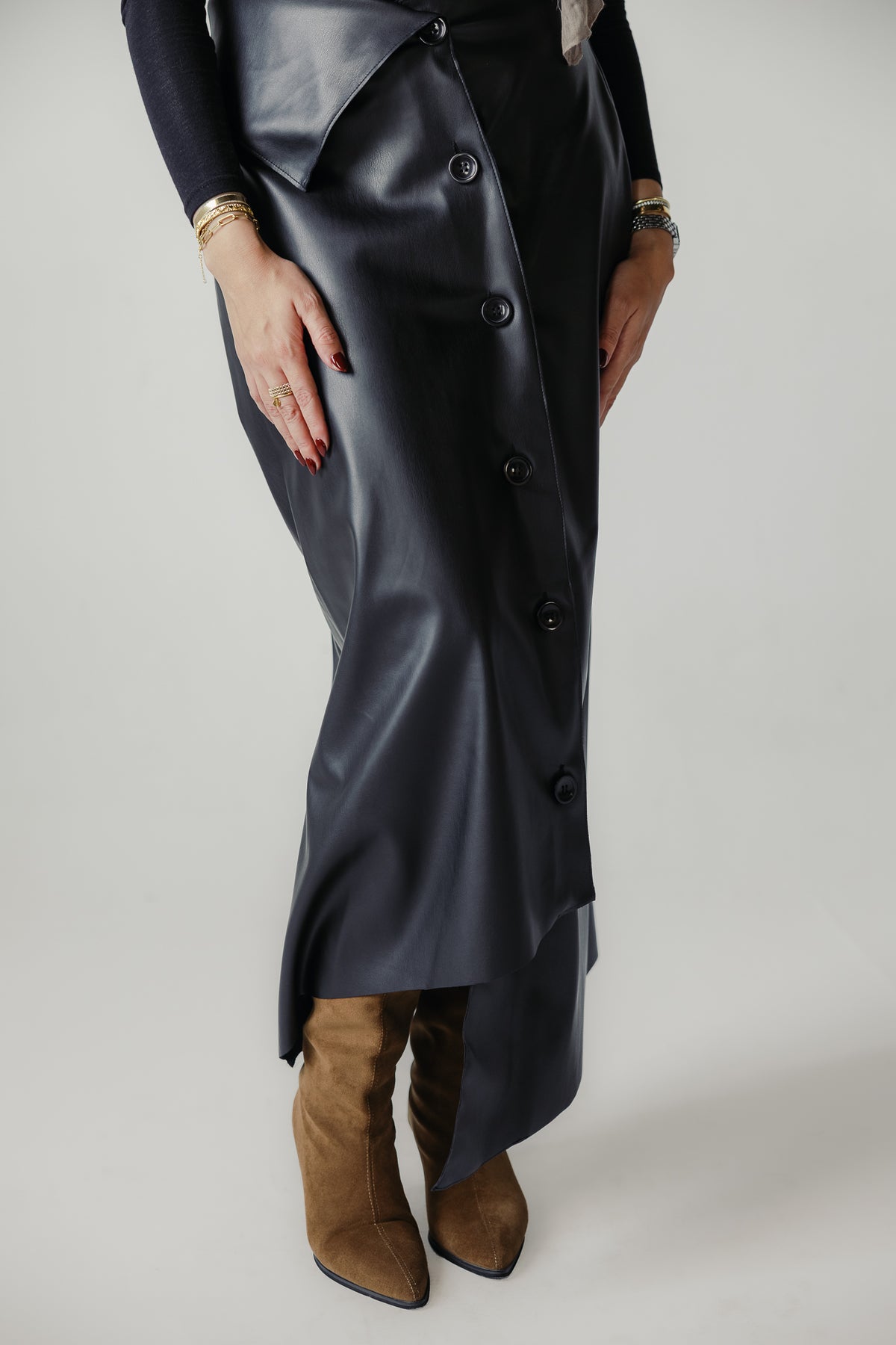 Asymmetrical leather skirt in Black