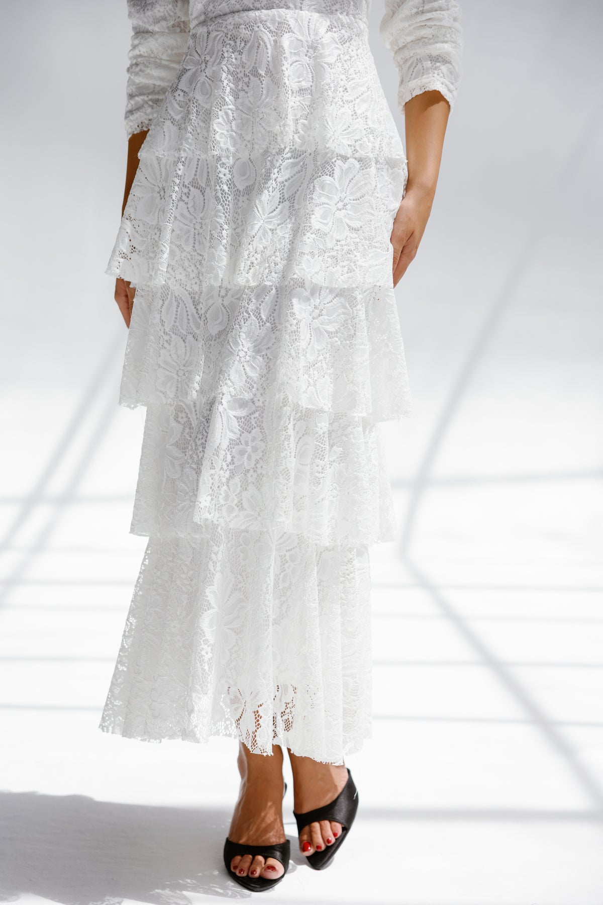 Ly ly lace dress in White fully lined