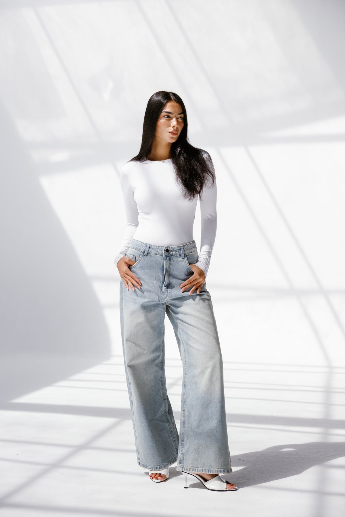 Twist Wide- leg denim pants plain