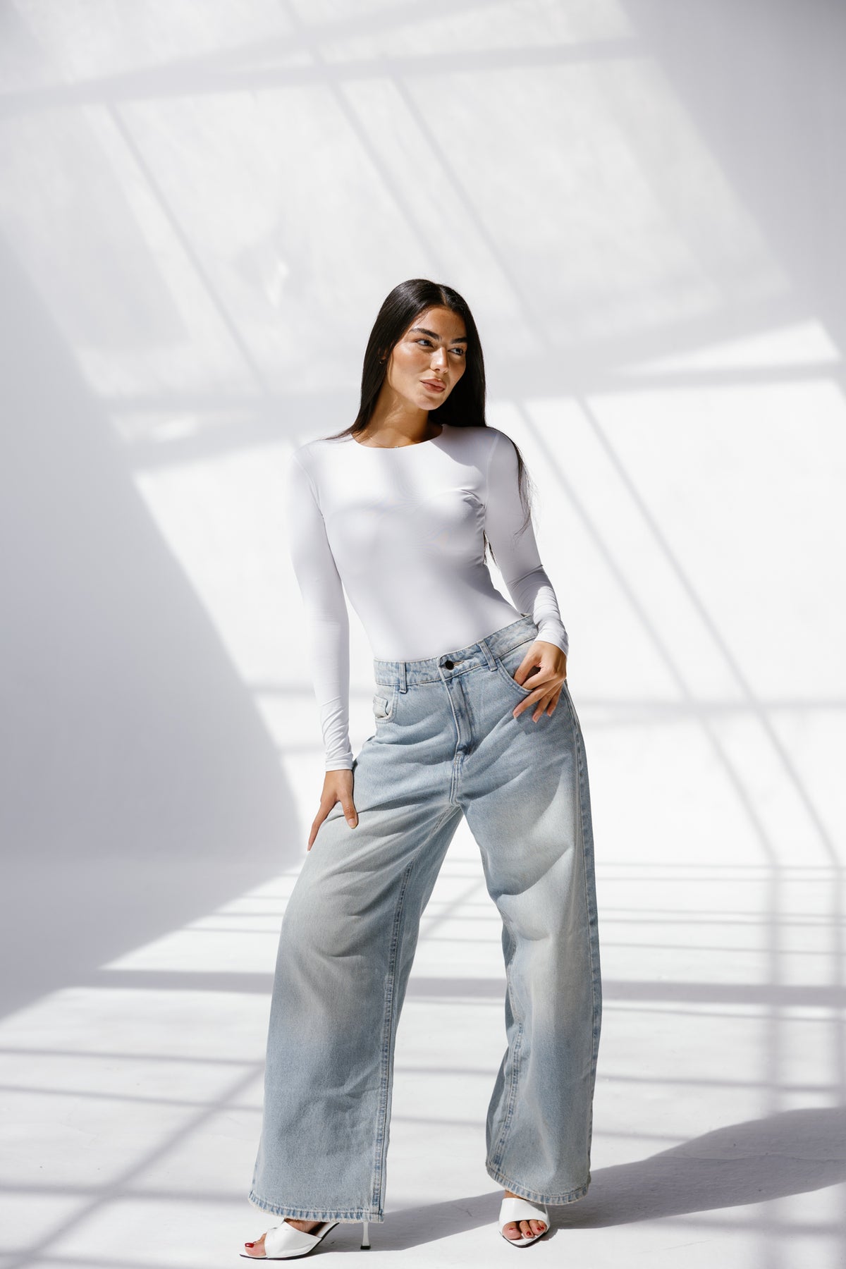 Twist Wide- leg denim pants plain