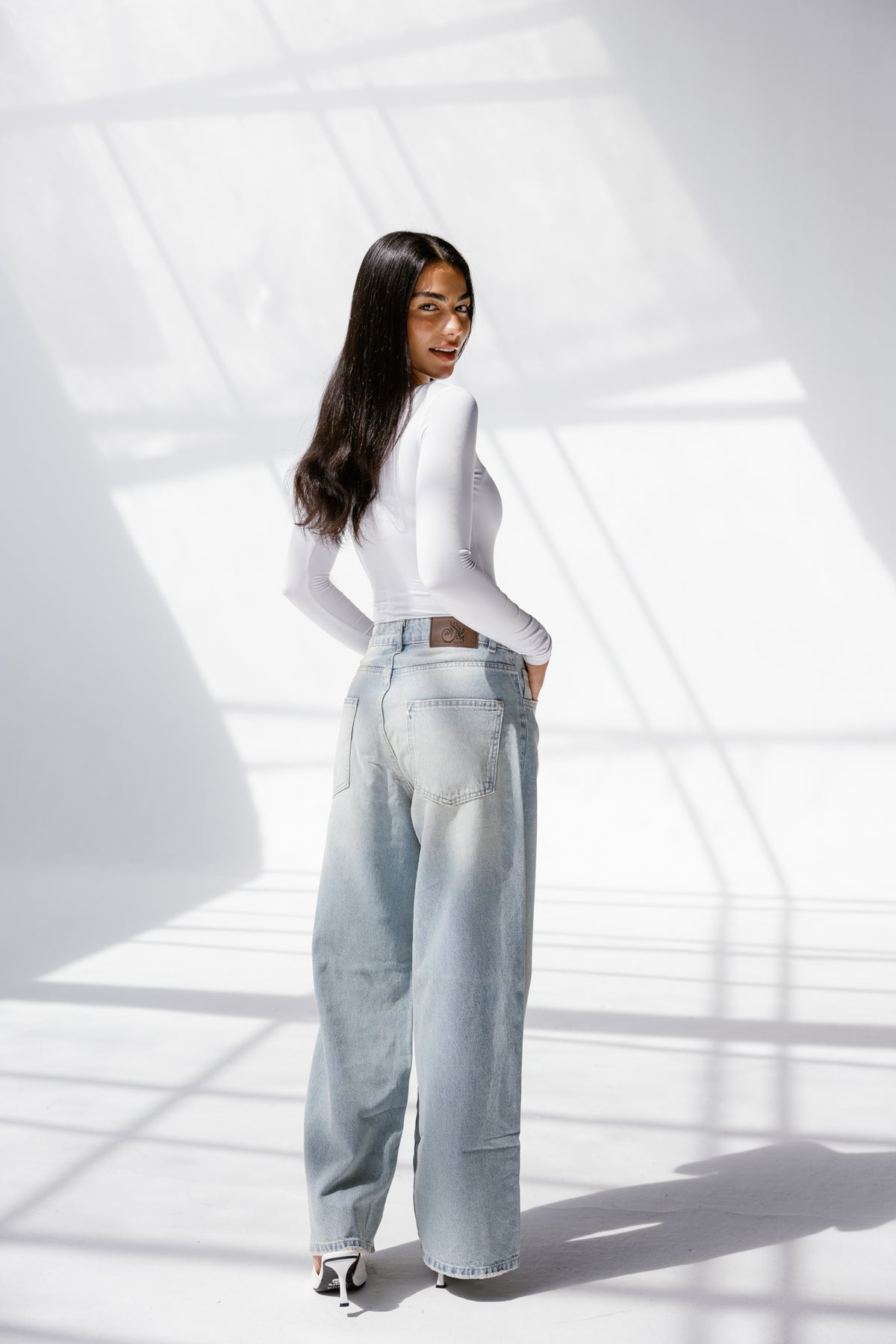 Twist Wide- leg denim pants plain