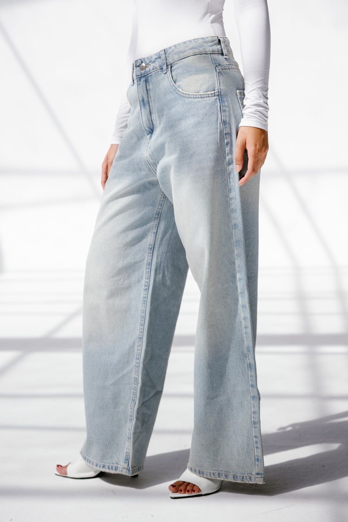 Twist Wide- leg denim pants plain